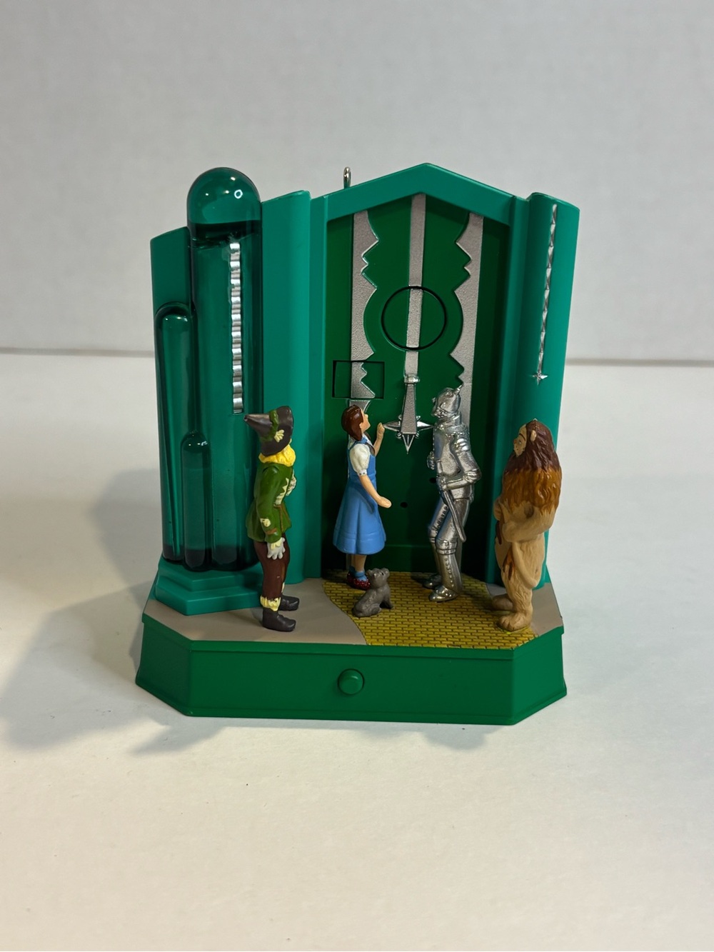 Hallmark Emerald City Figurine Display — Green and Silver Characters